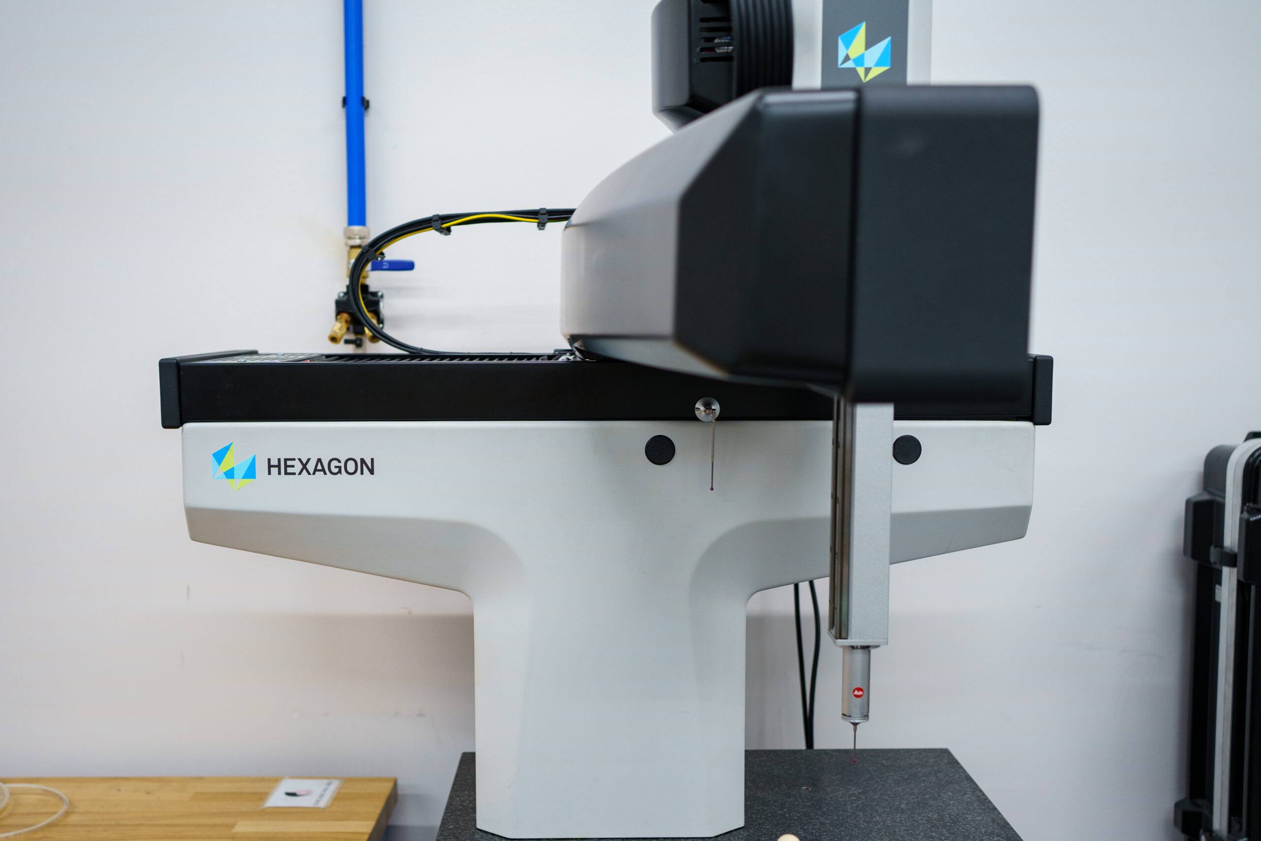 Hexagon Tigo 565 SF - Image 2